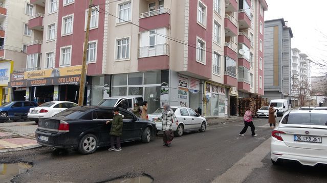 Van'da 5.2 Büyüklüğündeki Deprem Panik Yarattı