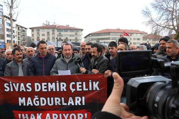 Sivas Demir Çelik İşçileri Hakları İçin ve Fabrikanın Faaliyete Geçmesi İçin Mücadele Ediyor