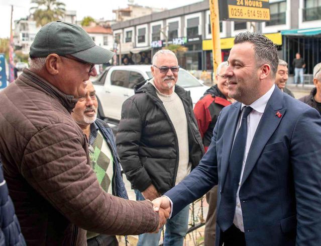 Başkan Vekili Demirtaş, Kuşadası Taksici Esnafıyla Sorunları Görüştü