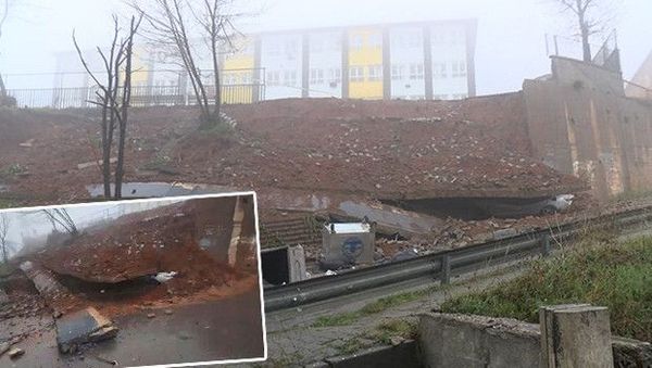 Maltepe’de Ortaokul İstinat Duvarı Çöktü, Okul Tatil Edildi