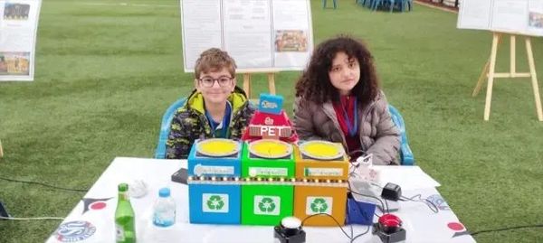 Sivas Yavuz Selim Ortaokulu'nda TÜBİTAK 4006 Bilim Fuarı Düzenlendi