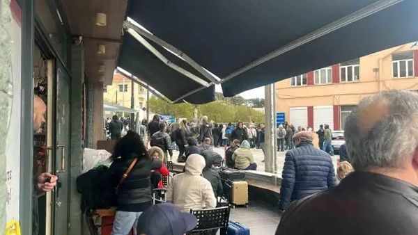 Midilli'deki Şap Hastalığı Grevi Türk Tatilcilerin Dönüşünü Engelliyor