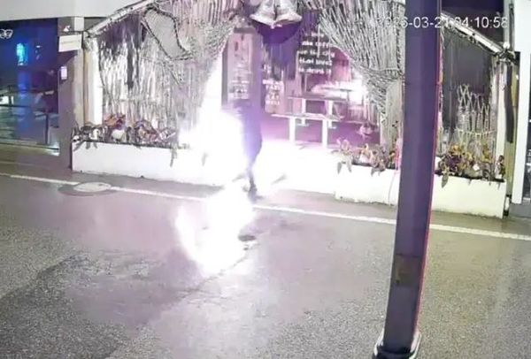 İzmit'te Kafe Kundaklandı, Şüpheli Güvenlik Kamerasında Görüldü