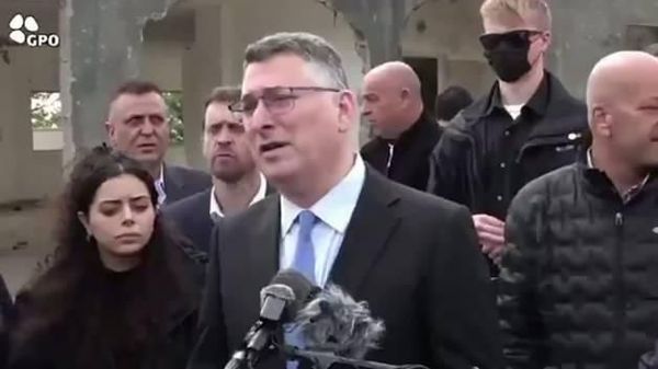 İsrailli Bakan Saar: İran Rejimi Bilinçli Olarak Sivil Halkı Hedef Alıyor