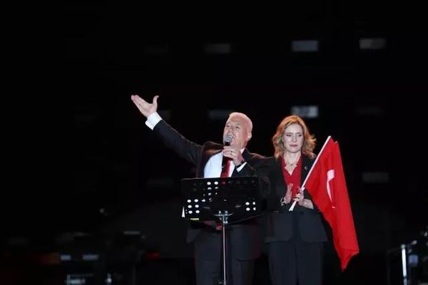 Mustafa Bozbey'den Sanal Medya Üzerinden Açıklama Geldi