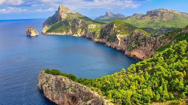 Mallorca’nın Doğu Kıyısında Yeni 100 Kilometrelik Yürüyüş Rotası Açıldı