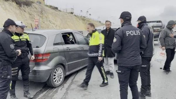 Arnavutköy'de 4 Araçlı Zincirleme Kaza: 6 Kişi Yaralandı