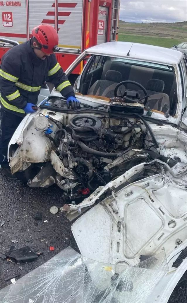 Nevşehir Acıgöl'de Trafik Kazası: 1 Ölü, 2 Yaralı