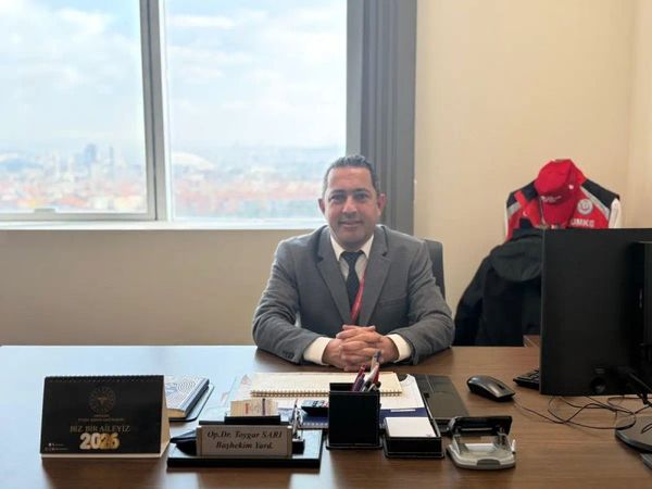 Op. Dr. Toygar Sarı: Bilinçli Spor, Karın Duvarı Fıtığı Riskini Azaltır