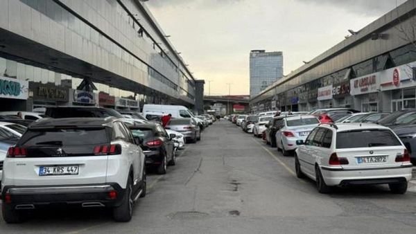 Hürmüz Boğazı Krizi İkinci El Otomobil Piyasasını Olumsuz Etkiledi