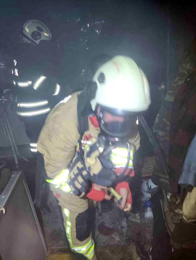 Kırıkhan'da Alsancak Mahallesi'nde Ev Yangını Hızla Söndürüldü