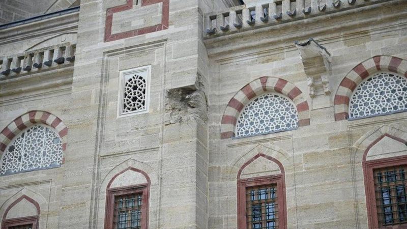 Selimiye Camii’nde Balkan Savaşları’ndan kalan gülleme izi korunarak restorasyon tamamlandı