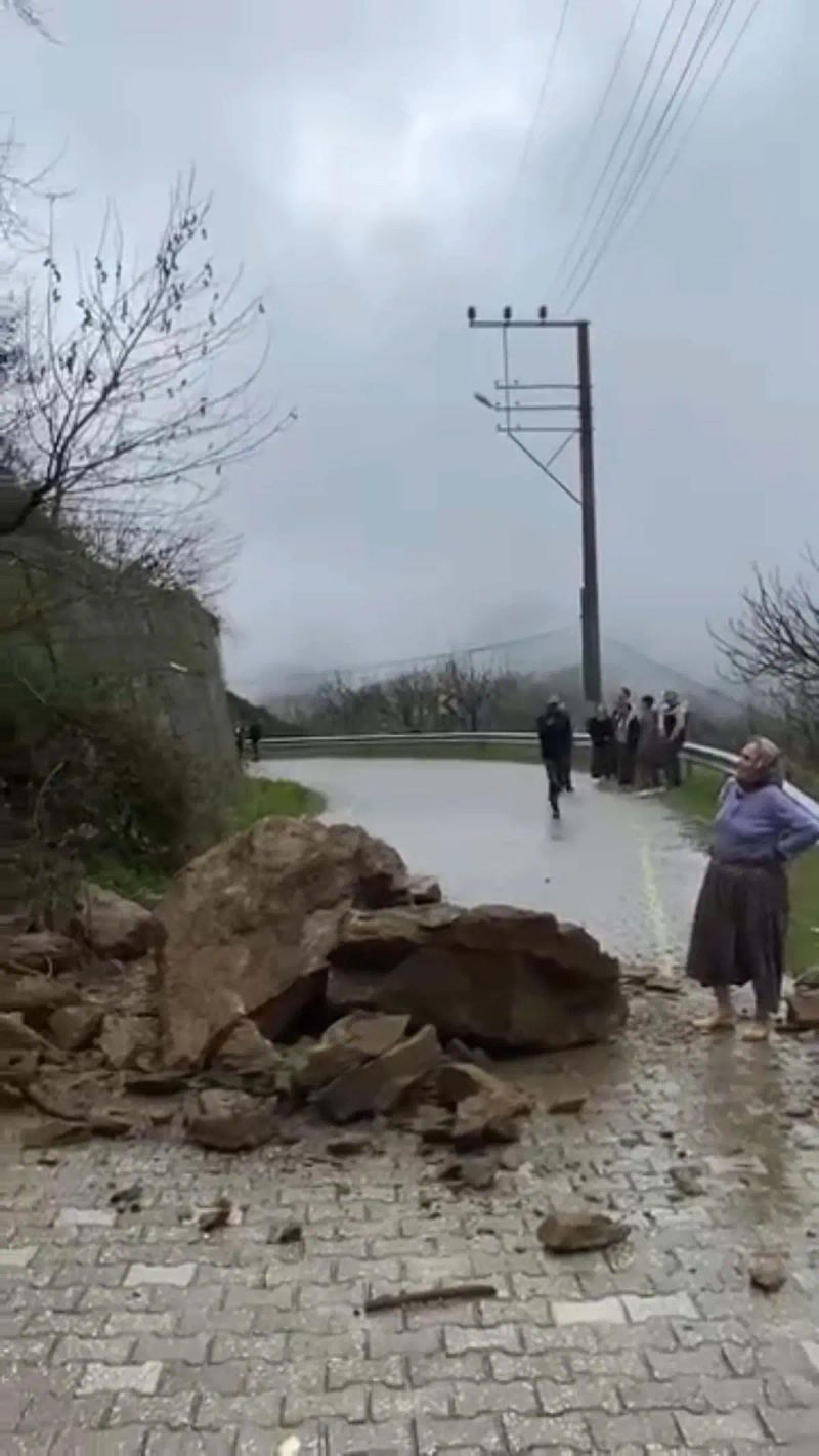 Nazilli Çatak Mahallesi Yolu Heyelan Nedeniyle Kapatıldı