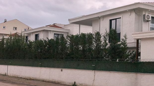 Temizlik için gelen kadın ikinci kattan düşerek yaralandı