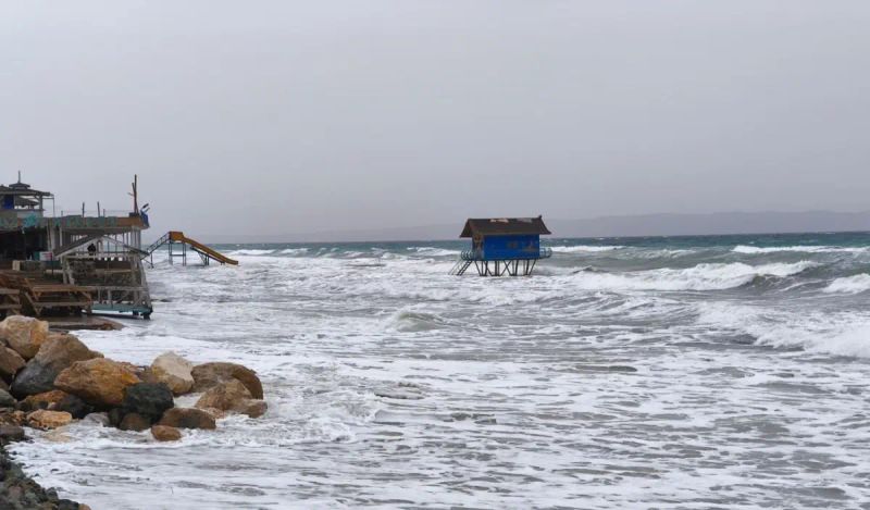 Saros Körfezi'nde Fırtına Nedeniyle Dev Dalgalar Oluştu