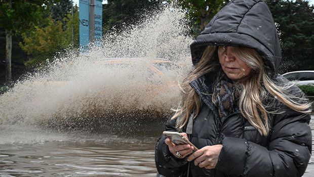 Meteoroloji Uyardı: Kuvvetli Yağış, Fırtına ve Kar Tüm Yurtta Etkili Olacak