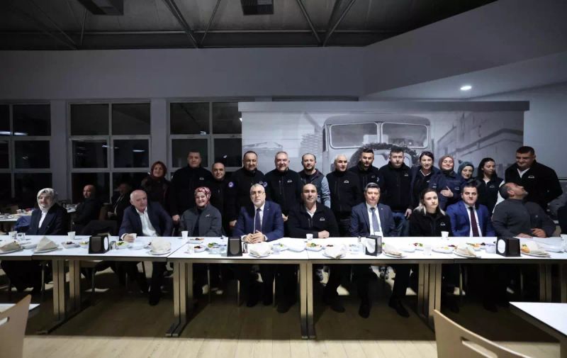 Bakan Işıkhan Ramazan'ın İlk İftarını İşçilerle Birlikte Gerçekleştirdi