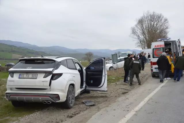 Havza'da Cip ve Otomobil Çarpıştı: 5 Kişi Yaralandı
