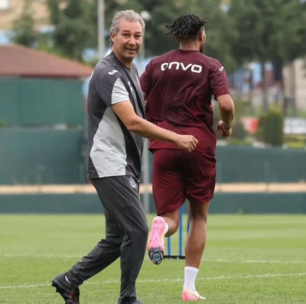 Fatih Tekke'nin Yardımcısı Orhan Kaynak Kalp Krizi Geçirdi, Durumu Ağır