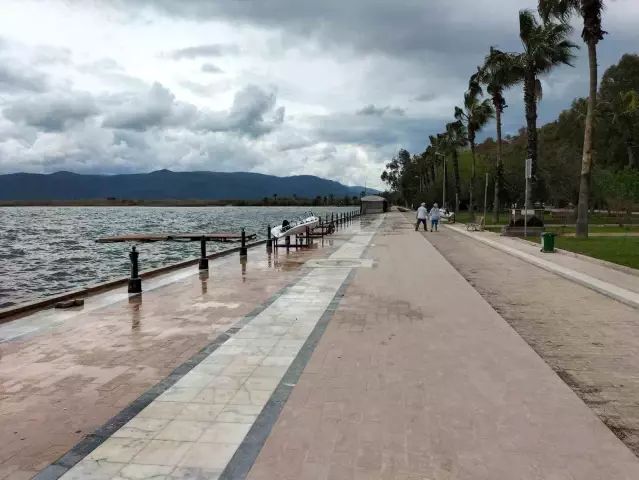 Köyceğiz'te Sessiz ve Huzurlu Bir Gün Yaşandı