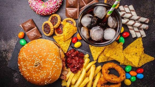 İşlenmiş Gıdalar Bağırsak Sağlığını Tehdit Ediyor ve Kanser Riskini Artırıyor