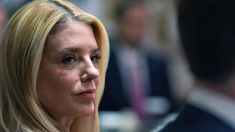Trump, Adalet Bakanı Pam Bondi'yi Görevden Aldı İddiası