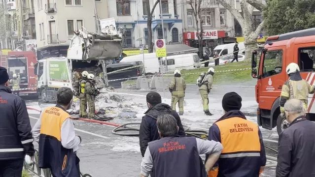 Fatih'te Çöp Kamyonunda Patlama Meydana Geldi