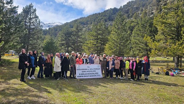 Beyşehir'de El Emeği Sergisi Açıldı ve Doğa Yürüyüşü Düzenlendi