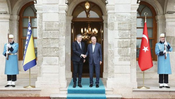 Cumhurbaşkanı Erdoğan, Bosna Hersek Devlet Başkanlığı Konseyi Başkanı Becirović'i Dolmabahçe'de Ağırladı