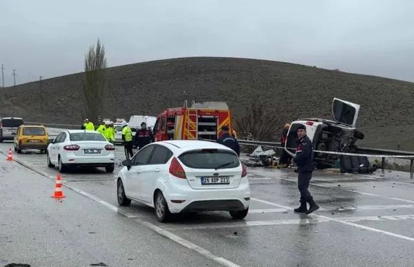 Konya'da Trafik Kazasında Baba ve Oğlu Hayatını Kaybetti