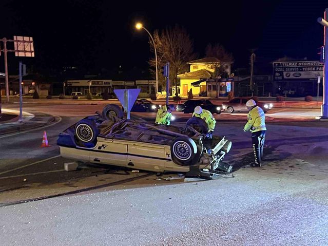 Çorum'da Kavşakta Meydana Gelen Kazada Sürücü Yaralandı