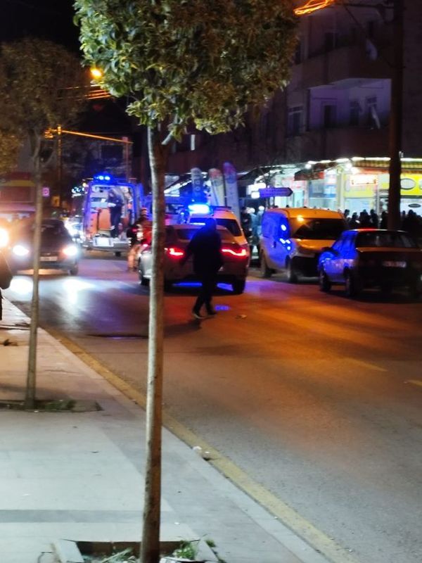 Adapazarı'nda Kıraathaneye Pompalı Tüfekle Ateş Açıldı: 1 Kişi Yaralandı