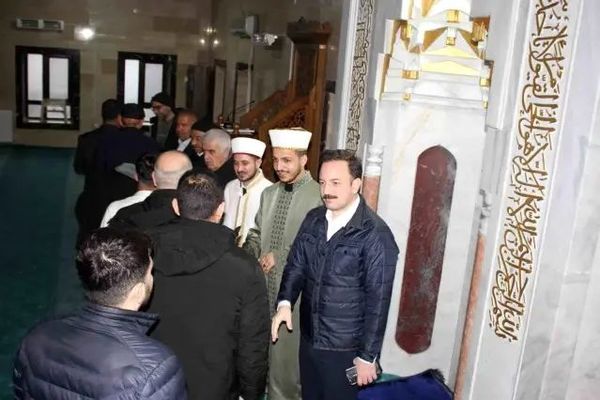 Malazgirt'te Ramazan Bayramı Namazı Coşkuyla Kılındı