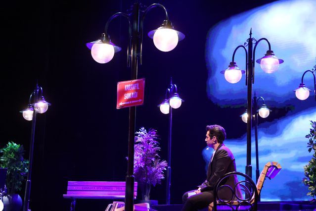 Karanfil Dergi Birinci Yaşını Ödüllerle Kutladı