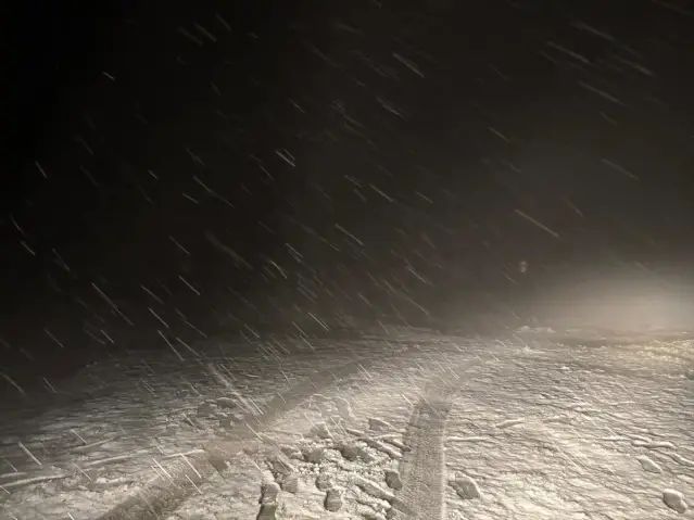 Lapseki'de Kar Yağışı Ulaşımı Zorlaştırdı