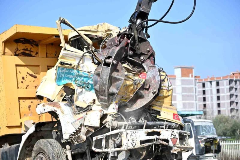 Manisa'da Hurda ve Sahipsiz Araçlar MKE'ye Gönderildi