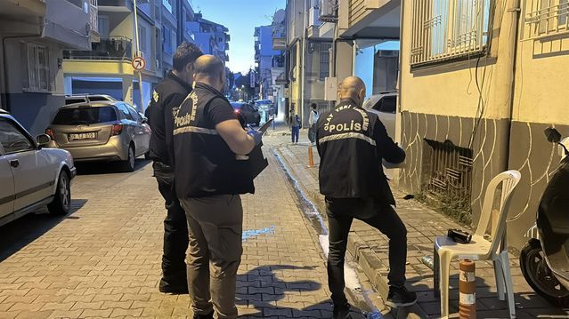 Efeler'de 5. Kattan Düşen Kadın Ağır Yaralandı