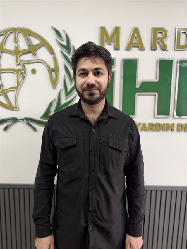 Cizreli Hayırsever Gazze için Hafif Ticari Araç Bağışladı