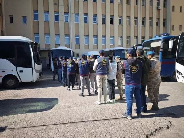 Diyarbakır'da 162 Şüpheliye Yönelik Operasyonlarda Gözaltı Sağlandı