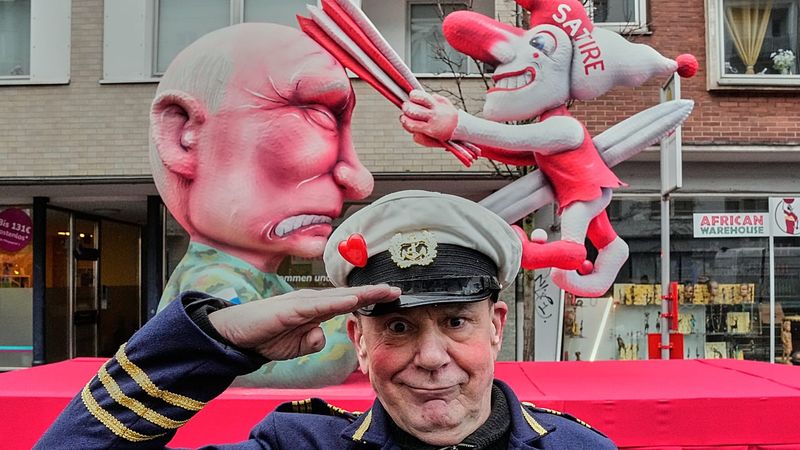 Alman Sanatçı Jacques Tilly, Putin'i Hicvettiği İçin Rusya'da Hapis Cezası Aldı