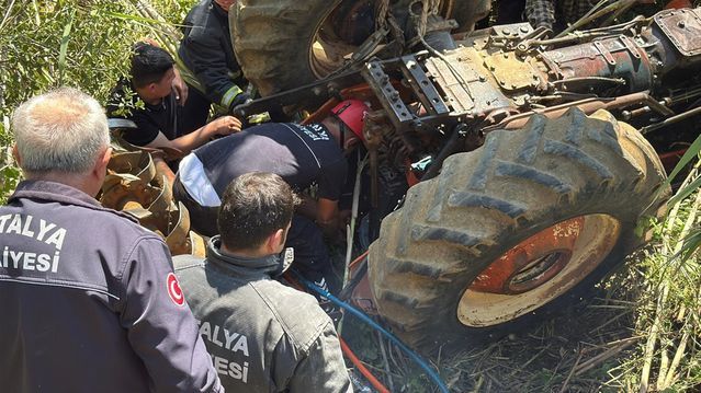 Antalya Aksu'da Traktör Devrildi, Emekli Polis Mehmet Üstün Hayatını Kaybetti