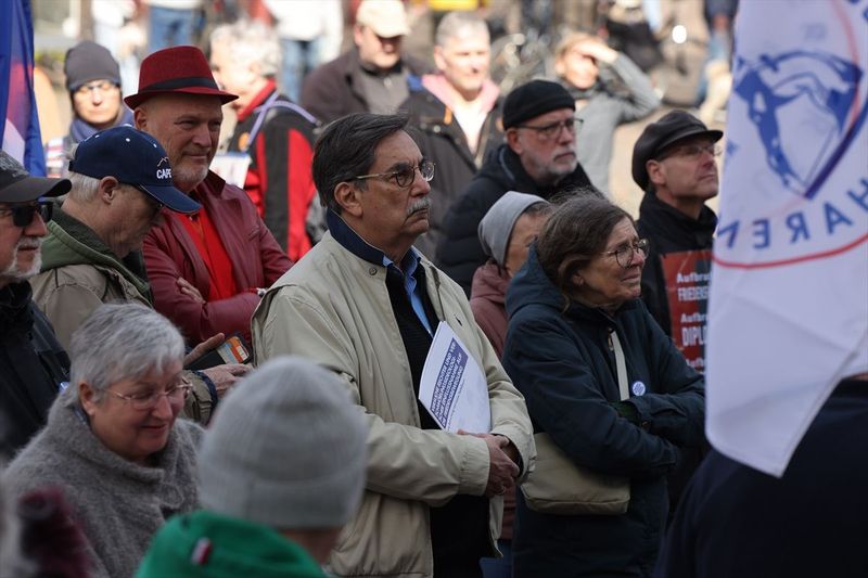 Volkswagen'in Osnabrück Fabrikasında Silah Üretimine Karşı Protesto Düzenlendi
