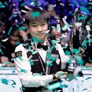 Zhao Xintong, Manchester'da Tarihi Üçleme ve Büyük Geri Dönüşle Tour Championship Şampiyonu Oldu