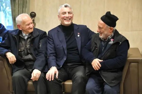 Bakan Ömer Bolat, Ramazan Öncesi Darülaceze Ziyaretinde Duygusal Anlar Yaşadı