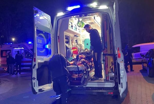 Nevşehir'de Parkta Çıkan Bıçaklı Kavgada 3 Kişi Yaralandı