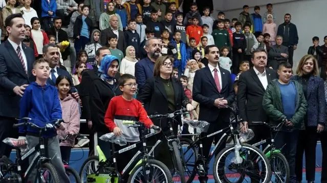 İslahiye'de Ramazan Projesi Kapsamında Öğrencilere Ödüller Verildi