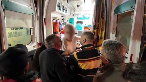 Kadıköy'de Alkollü Kişi Başından Yaralandı, Tedaviye Direndi