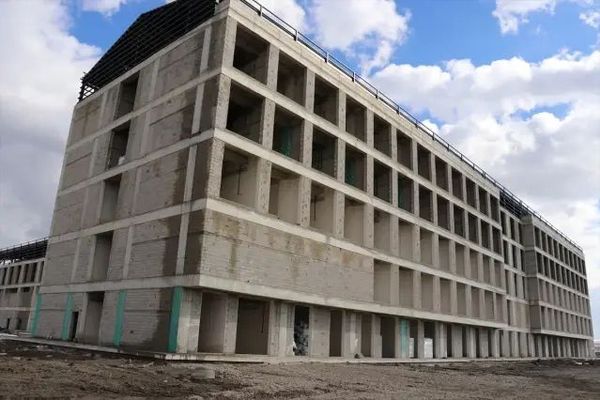 Ağrı'da 270 Yataklı Kadın Doğum ve Çocuk Hastanesi İnşaatı Devam Ediyor