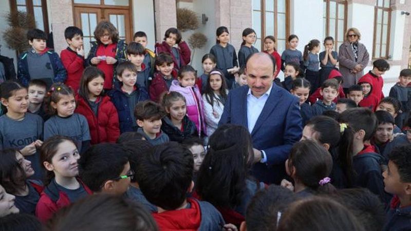 Başkan Altay, Taş Bina Dijital Tanıtım Merkezi’nde Öğrencilerle Buluştu