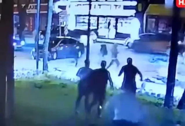 Bursa'da Motosiklet, Dönüş Yapan Araca Çarptı: Sürücü Ağır Yaralandı